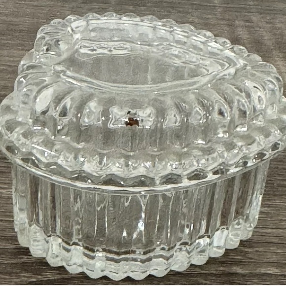 Vintage HOMCO Trinket Jewelry Box Heart-Shaped Cut Glass With Lid Romantic - Picture 5 of 12
